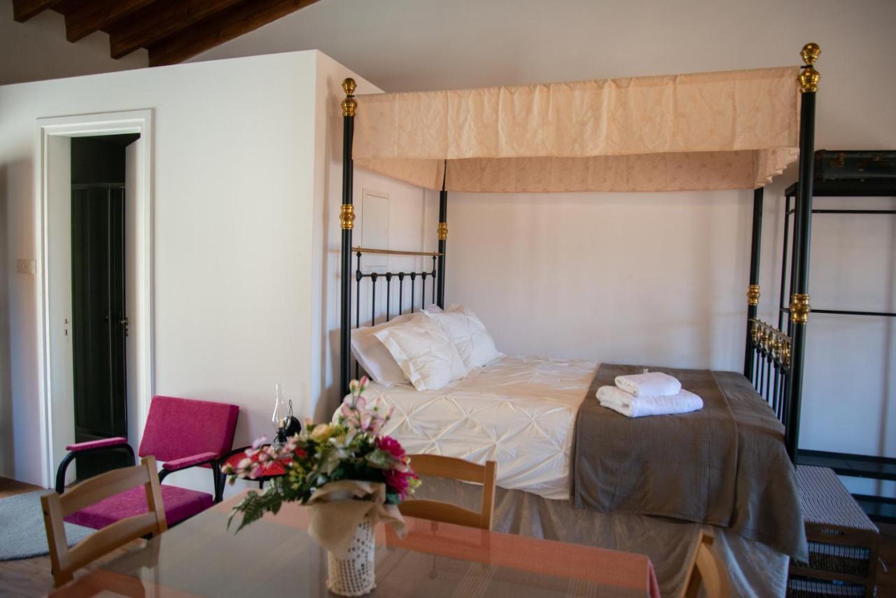 Cleo'S Inn Lofou Ngoại thất bức ảnh
